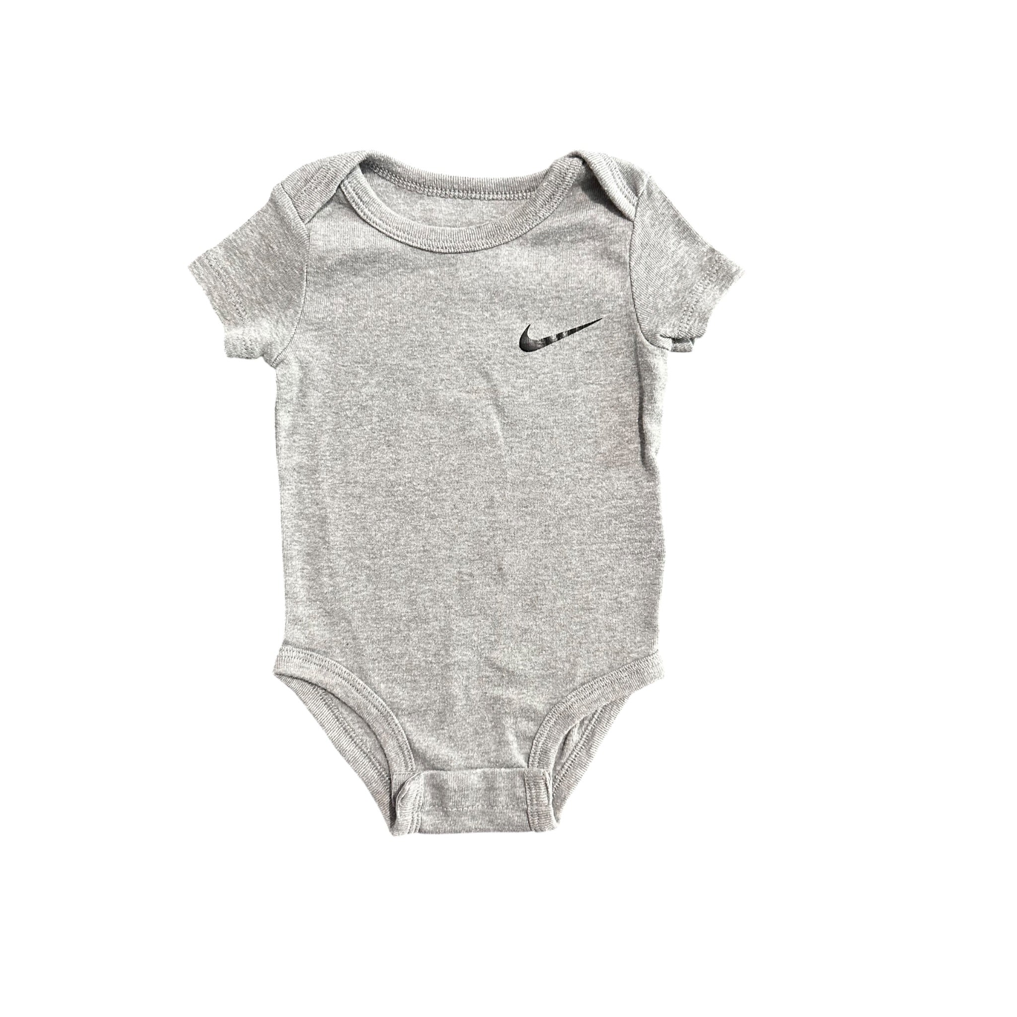Cache-couche Nike 9 mois
